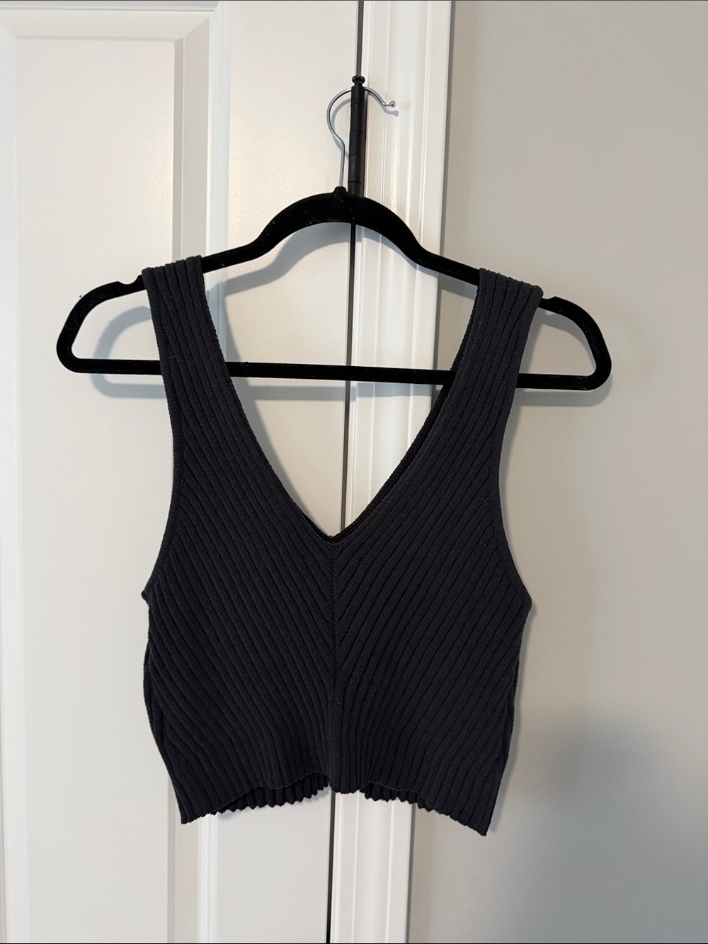 American Eagle Ribbed V-Neck Crop Tank Top Dark Gray Medium